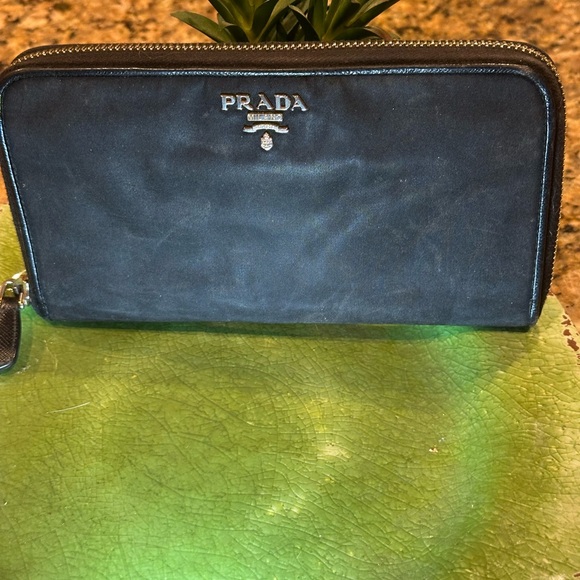 ‼️BOGO‼️Prada Nylon with Leather Interior Zipper Wallet - Picture 1 of 11